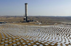 Israel pone en marcha la torre de energía solar más grande del mundo: 240 metros de alto