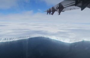 El gigantesco iceberg que se está desprendiendo en la Antártica
