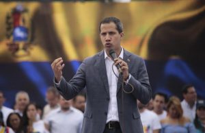 Guaidó anuncia que militares dieron “de una vez el paso” para unirse a él