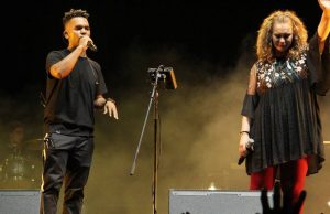 Christine D’Clario y Redimi2 en una noche de adoración a la luz de la luna