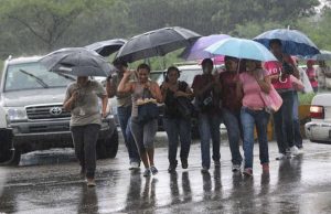 Emiten estado de alerta por lluvias en 10 provincias
