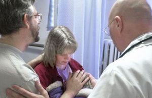 Médico promueve oración por pacientes como parte del tratamiento