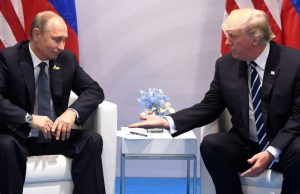 Qué intereses tienen Rusia y EE.UU. en el país latinoamericano y por qué se pelean por él