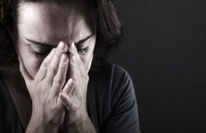Cómo ayudar a un ser querido que sufre problemas mentales