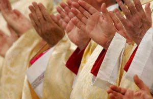 Sacerdotes y monjas católicos tenían sexo sin considerarlo pecado