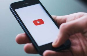 Obispo Munilla sobre youtuber que humilló a mendigo: La vanidad insensibiliza la conciencia