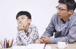 CHINA: CURRÍCULOS ESCOLARES ENSEÑAN A ODIAR A DIOS