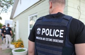 Esposa de pastor que ayudó a la comunidad de la iglesia de Chicago es deportada después de 30 años en los EE. UU.