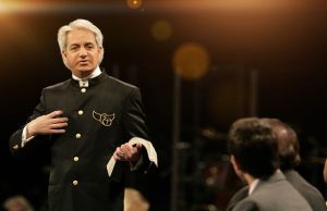 Benny Hinn renuncia al evangelio de la prosperidad
