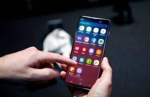 Un fallo en el Galaxy S10 permite que cualquiera pueda desbloquear el dispositivo con su huella