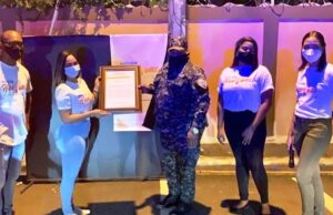 Fundación Acción Huellas reconoce labor de la dotación policial de Sánchez Ramírez