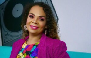 Anlly Piantini no se detiene, presenta nuevo tema Sonríe y Adora