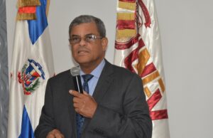 Académico Adalberto Martínez habla sobre los retos del docente en el siglo 21