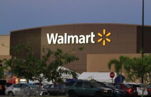 Walmart anuncia bono para asociados y cierre el Día de Acción de Gracias
