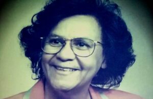 Ponen en circulación “A mi amado Dios”, libro que contiene poemas escritos por Loida Brito vda. Maldonado