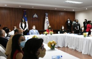 Gobierno renovará y ampliará Programa Nacional de Alfabetización de Adultos