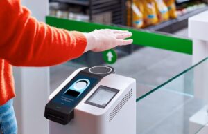 Comparan nueva forma de pago de Amazon con la marca de la bestia