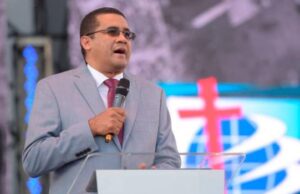 Pastor evangélico dice declaraciones del papa sobre uniones gay busca tapar errores de curas pedófilos