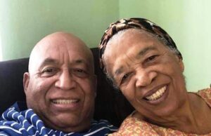 Sepultan restos de madre comunicador Héctor Cabrera