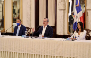 Gobierno presenta plan de licitación para red 5G; presidente Abinader declara de interés nacional el acceso igualitario a la tecnología 5G y banda ancha