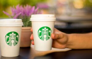 Starbucks despide a empleada por negarse a usar camiseta del orgullo LGTBQ