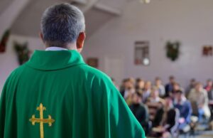 Dinamarca pediría a las iglesias presentar sus sermones al gobierno