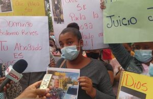 Justicia es lo que reclaman los parientes de la pareja asesinada en Villa Altagracia y de los agentes involucrados