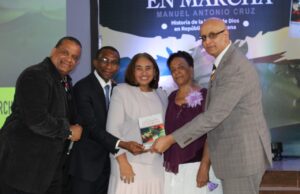 Ponen a circular libro la Iglesia de Dios: Un ejército en marcha