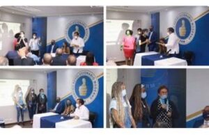 Mujeres “pro-vida y pro-elección” acuden a reunión del PRM y entregan documento