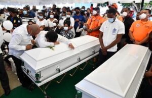 Padres pareja asesinada perdonan a policías; piden se entreguen a Cristo