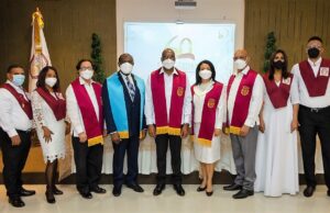 UNEV realiza graduación 60 con 1,451 profesionales de grado y posgrado