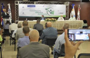 Realizan conferencia Constitución y Medio Ambiente
