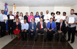 UNEV, HUECO CARIBE Y NGESTION RD ENTREGAN CERTIFICADOS EN EMPRENDIMIENTO SOCIAL
