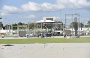 A ritmo acelerado avanza montaje del evento anual La Batalla de la Fe