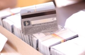 Avanza la reposición de tarjetas de subsidios sociales