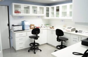 Misión Emanuel inaugura laboratorio clínico al servicio de munícipes Santo Domingo Oeste