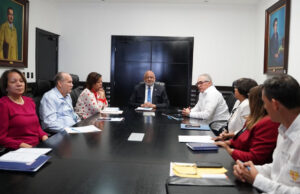 Ministro de Educación y Asociaciones de Colegios comparten resultados de Concurso Docente del MINERD