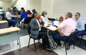 UNEV y FADECE realizan taller denominado “Design Thinking”