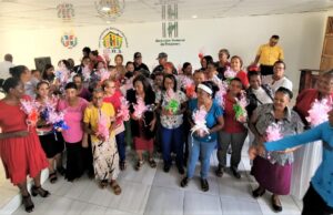 Celebran día de las madres con los internos de La Victoria