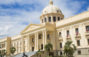 Las puertas del Palacio Nacional están abiertas, Gobierno dice a médicos