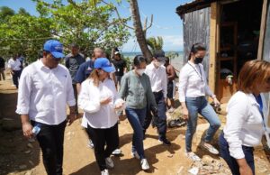 Embajada de China dona a Supérate alimentos para afectados por Fiona en Miches