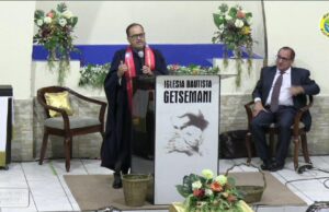 Rodrigo Díaz Bermúdez recibe doctorado de la International Redeemed Christian Baptis Universty