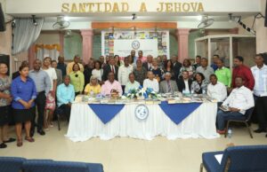 Yoselman Mirabal celebra 30 años como escritor; lleva 50 libros publicados