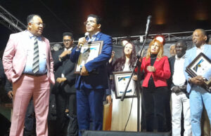 Organizaciones cristianas realizan concentración evangelistica; reconocen trabajo del presidente Abinader y pastor Dío Astacio