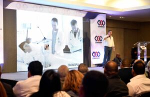 Experto internacional dicta magistral conferencia “La estrategia del espejo, una fórmula para ganar”