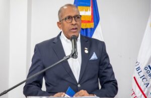 Contralor; “Hay que educar al dominicano de que no debe ponerse las manos a lo que no le corresponde”