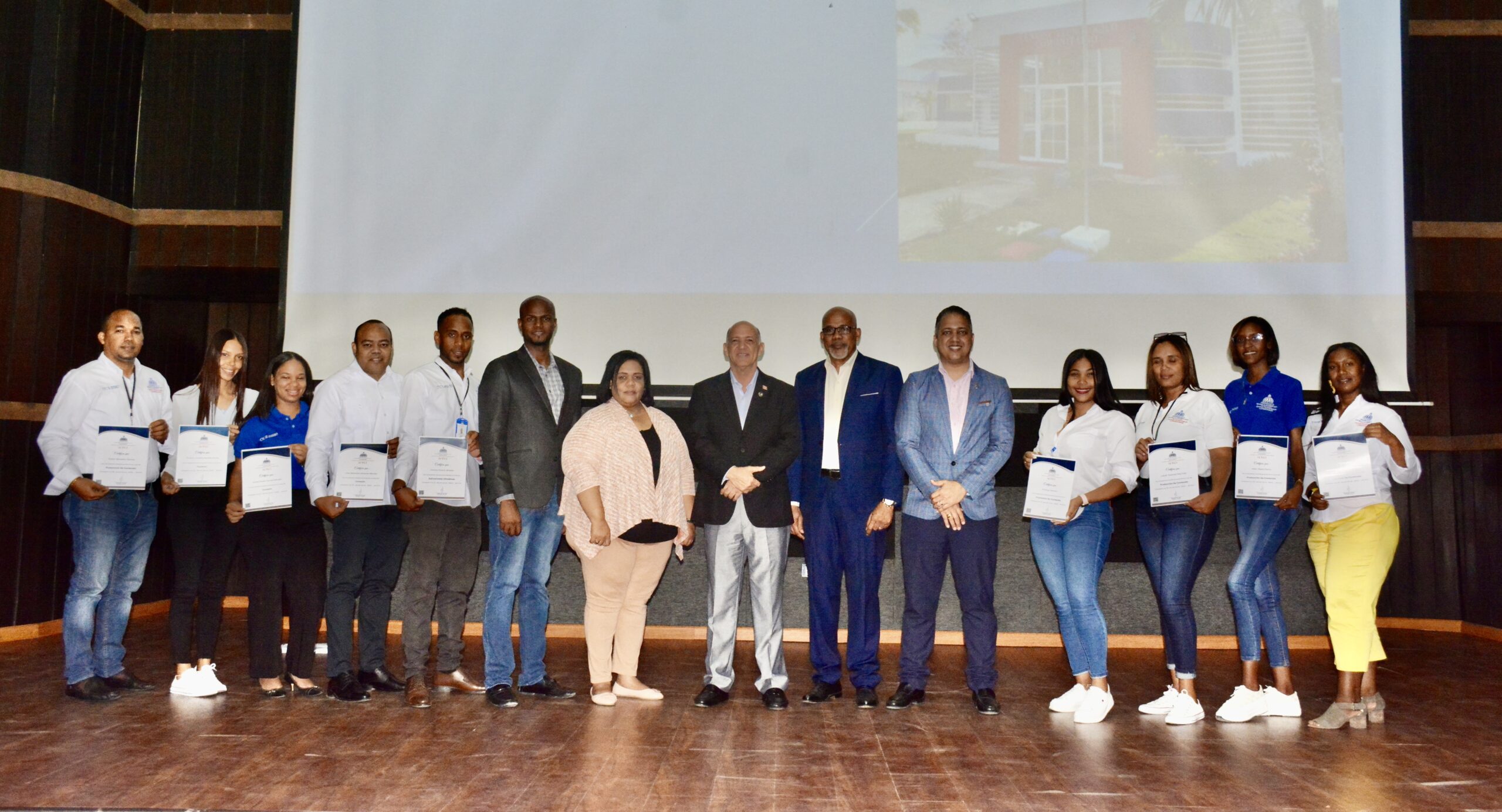 Iniciativa beneficia a jóvenes y adultos de la región Enriquillo