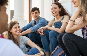 20 de muchos problemas y conflictos que enfrentan los adolescentes.