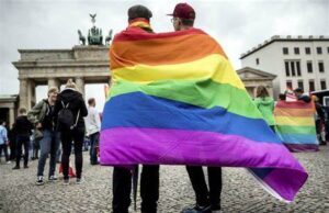 Relaciones sexuales entre personas del mismo sexo se persiguen en 64 países