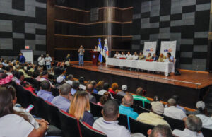 Barahona: Edesur distribuirá 5,000 bombillas de bajo consumo y colocará 500 luminarias